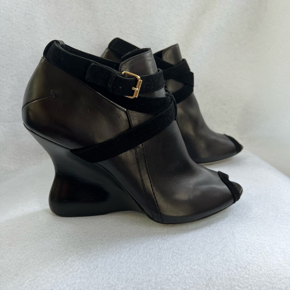 CoSTUME NATIONAL WEDGE 8.5 US